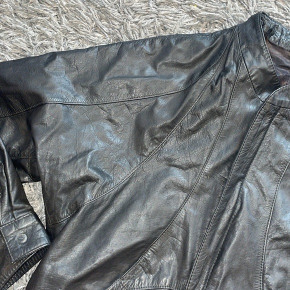Vintage black leather jacket size medium - Picture 3 of 14